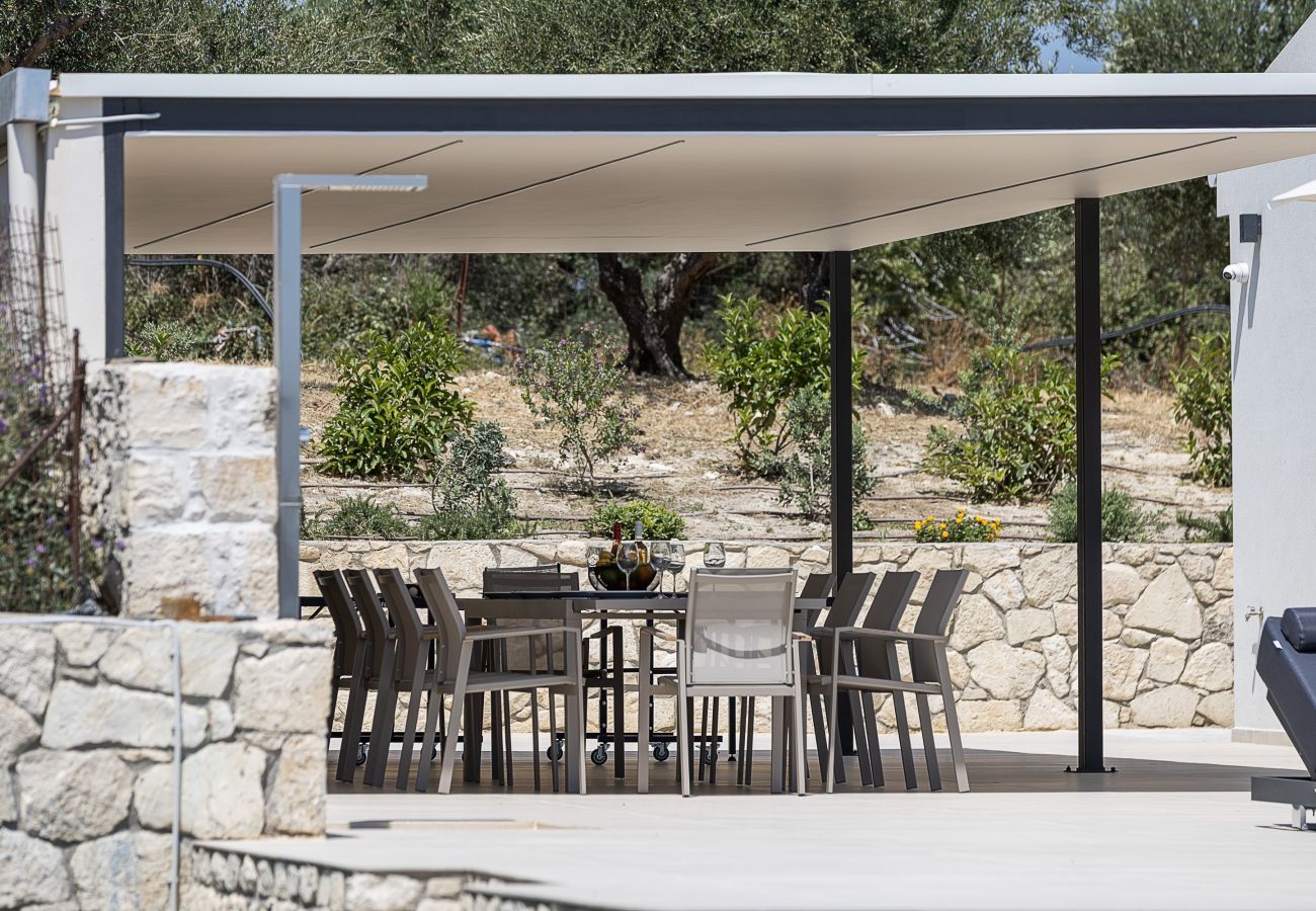 Villa in Episkopi - Serenia Exclusive Residence | Infinity Pool, Sea View, Walk to Beach