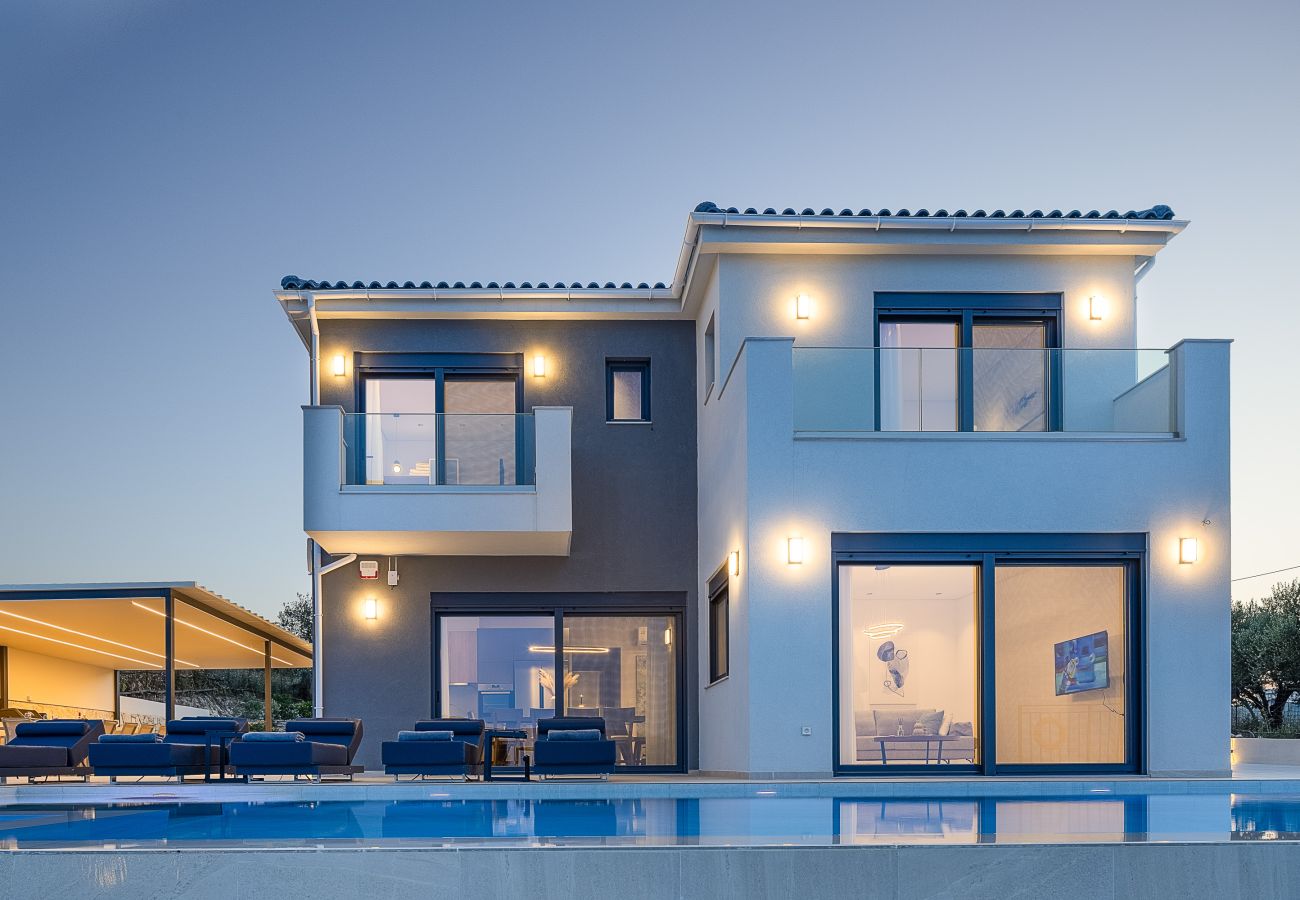Villa in Episkopi - Serenia Exclusive Residence | Infinity Pool, Sea View, Walk to Beach