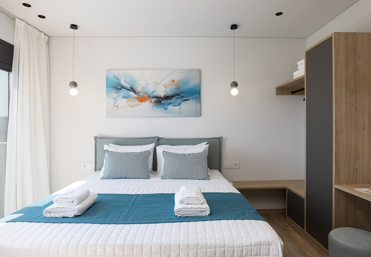 Villa in Episkopi - Serenia Exclusive Residence | Infinity Pool, Sea View, Walk to Beach