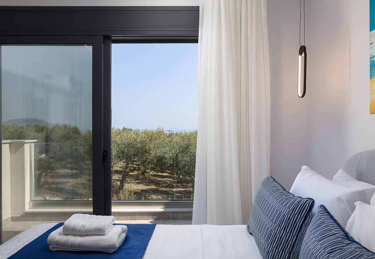 Villa in Episkopi - Serenia Exclusive Residence | Infinity Pool, Sea View, Walk to Beach