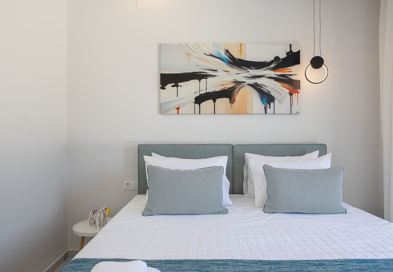 Villa in Episkopi - Serenia Exclusive Residence | Infinity Pool, Sea View, Walk to Beach