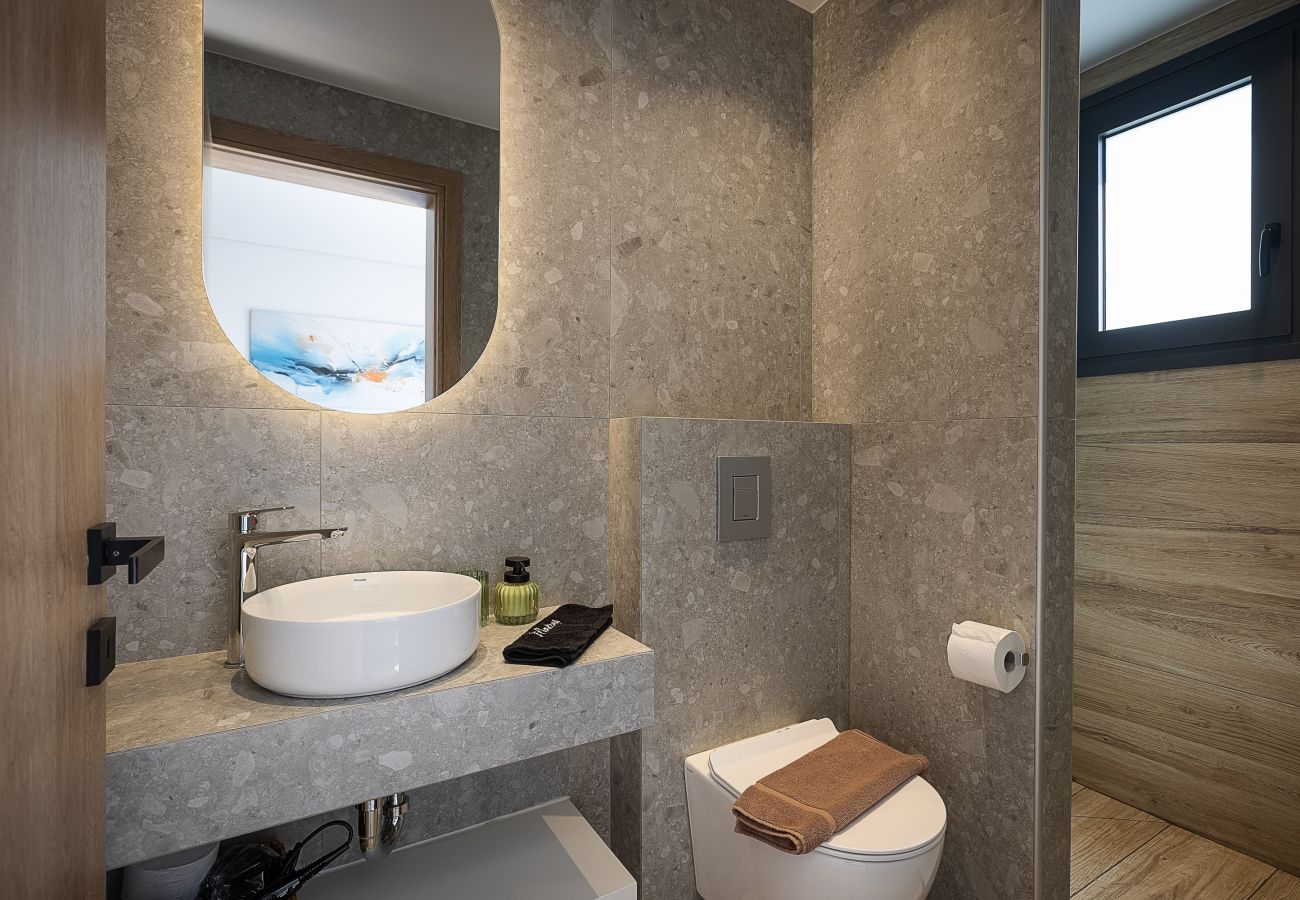 Villa in Episkopi - Serenia Exclusive Residence | Infinity Pool, Sea View, Walk to Beach