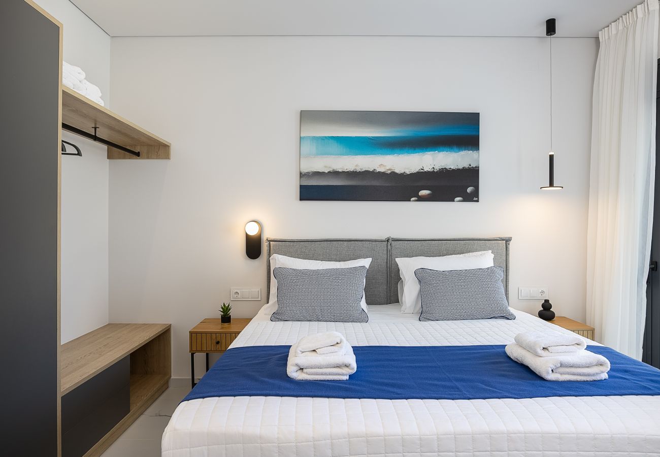 Villa in Episkopi - Serenia Exclusive Residence | Infinity Pool, Sea View, Walk to Beach