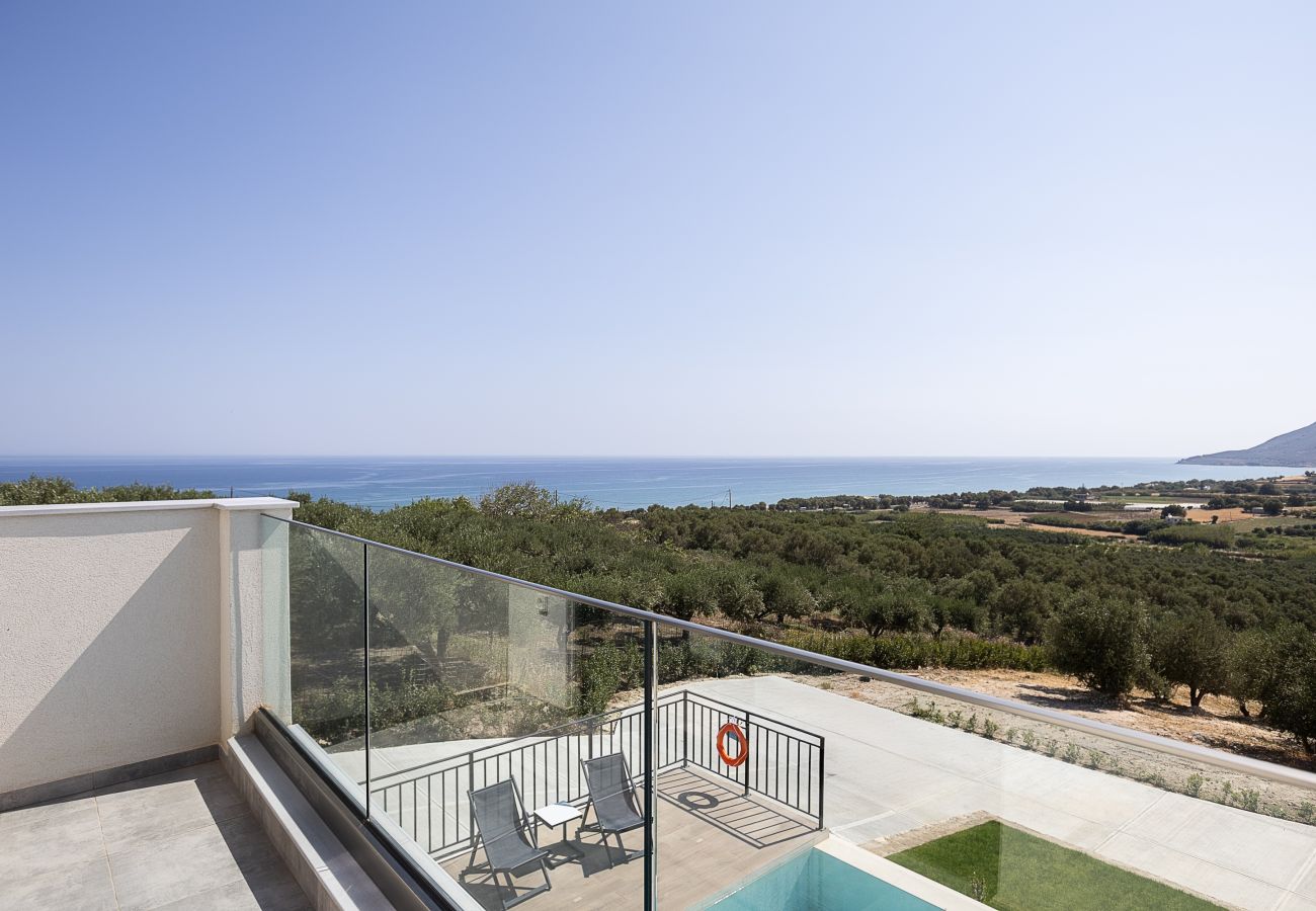 Villa in Episkopi - Serenia Exclusive Residence | Infinity Pool, Sea View, Walk to Beach
