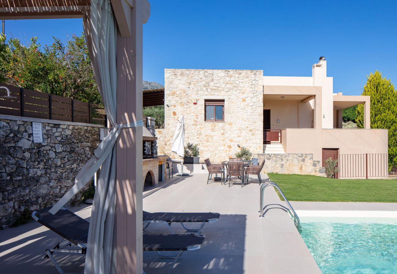 Villa in Phylaki - Villa Elides, a private countryside retreat in northern Crete