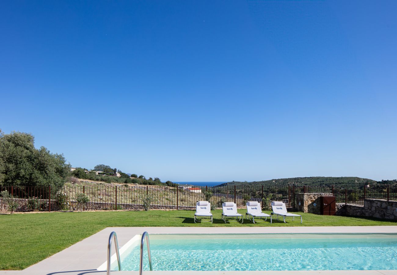 Villa in Phylaki - Villa Elides, a private countryside retreat in northern Crete