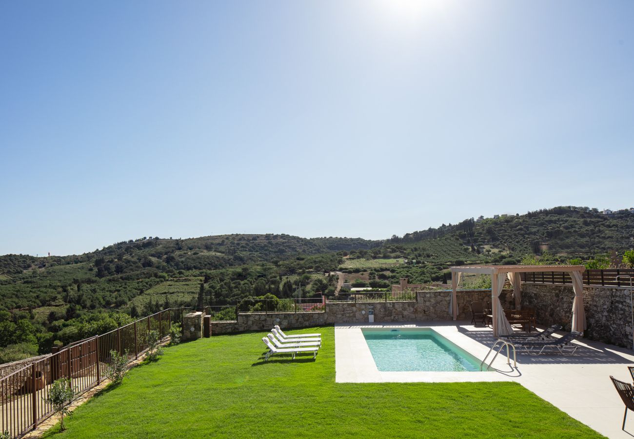 Villa in Phylaki - Villa Elides, a private countryside retreat in northern Crete