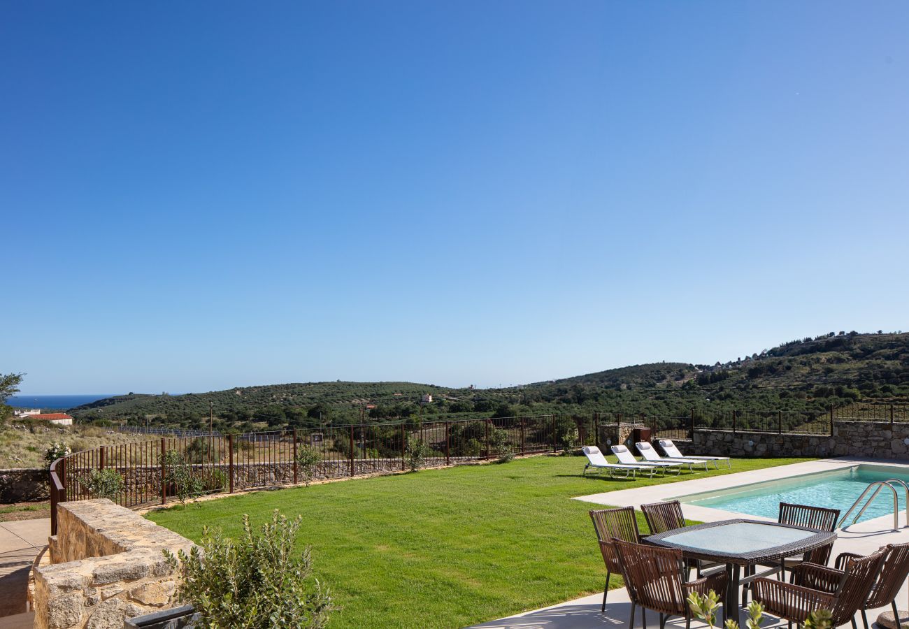 Villa in Phylaki - Villa Elides, a private countryside retreat in northern Crete