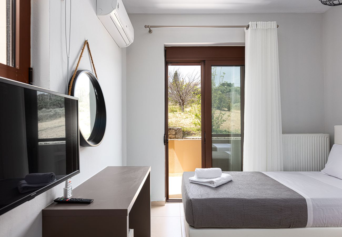 Villa in Phylaki - Villa Elides, a private countryside retreat in northern Crete