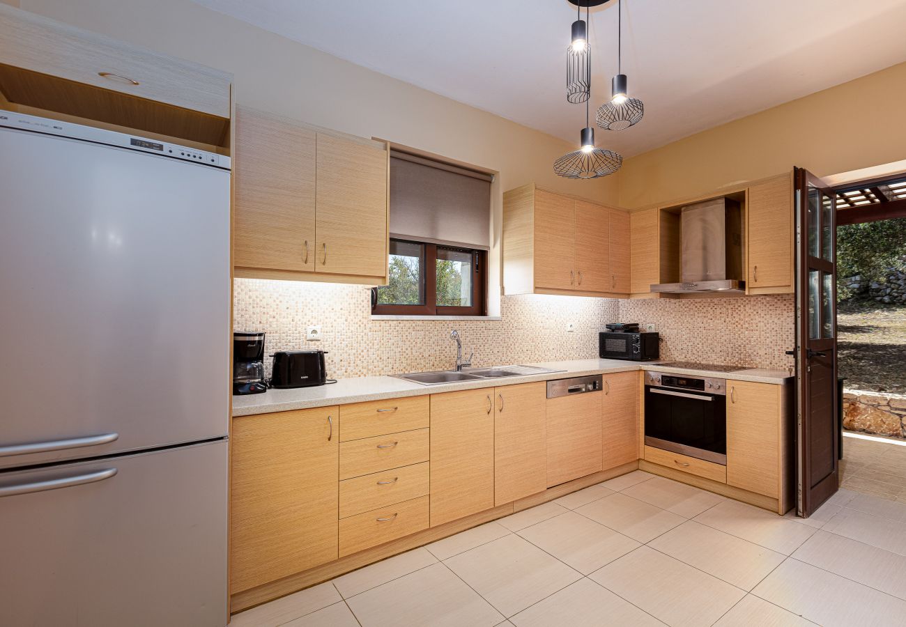 Villa in Phylaki - Villa Elides, a private countryside retreat in northern Crete