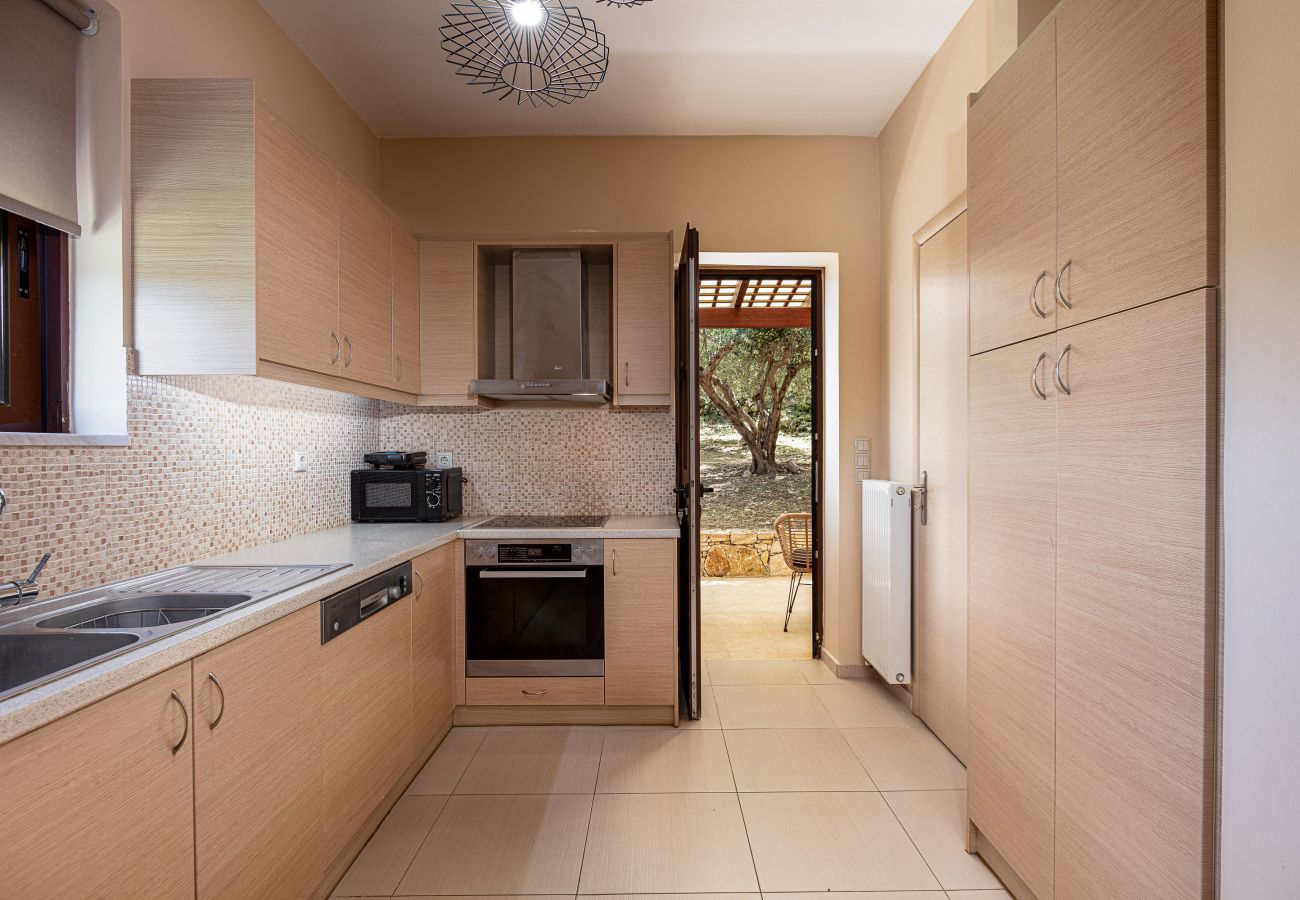 Villa in Phylaki - Villa Elides, a private countryside retreat in northern Crete