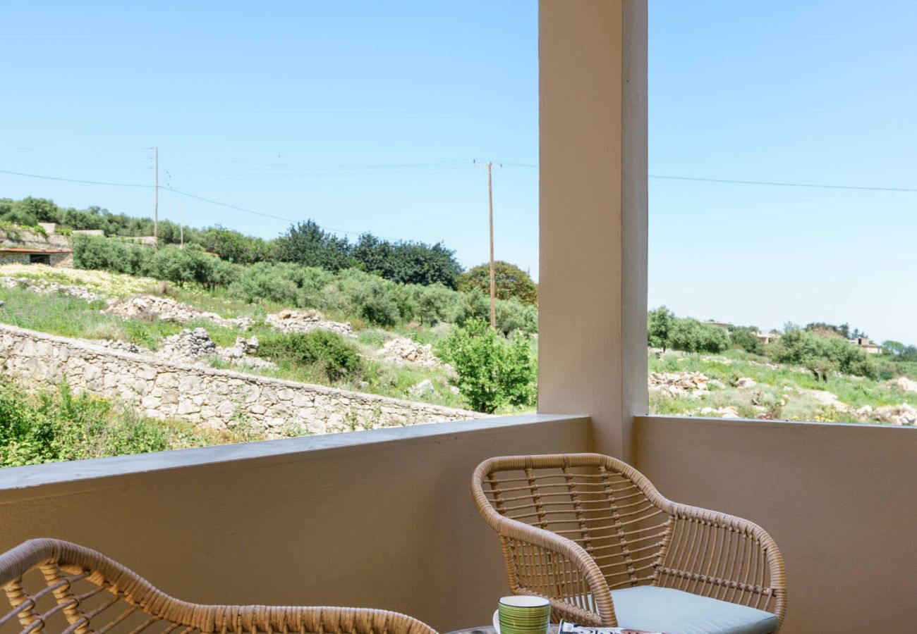 Villa in Phylaki - Villa Elides, a Family Retreat with Pool & Enclosed Garden