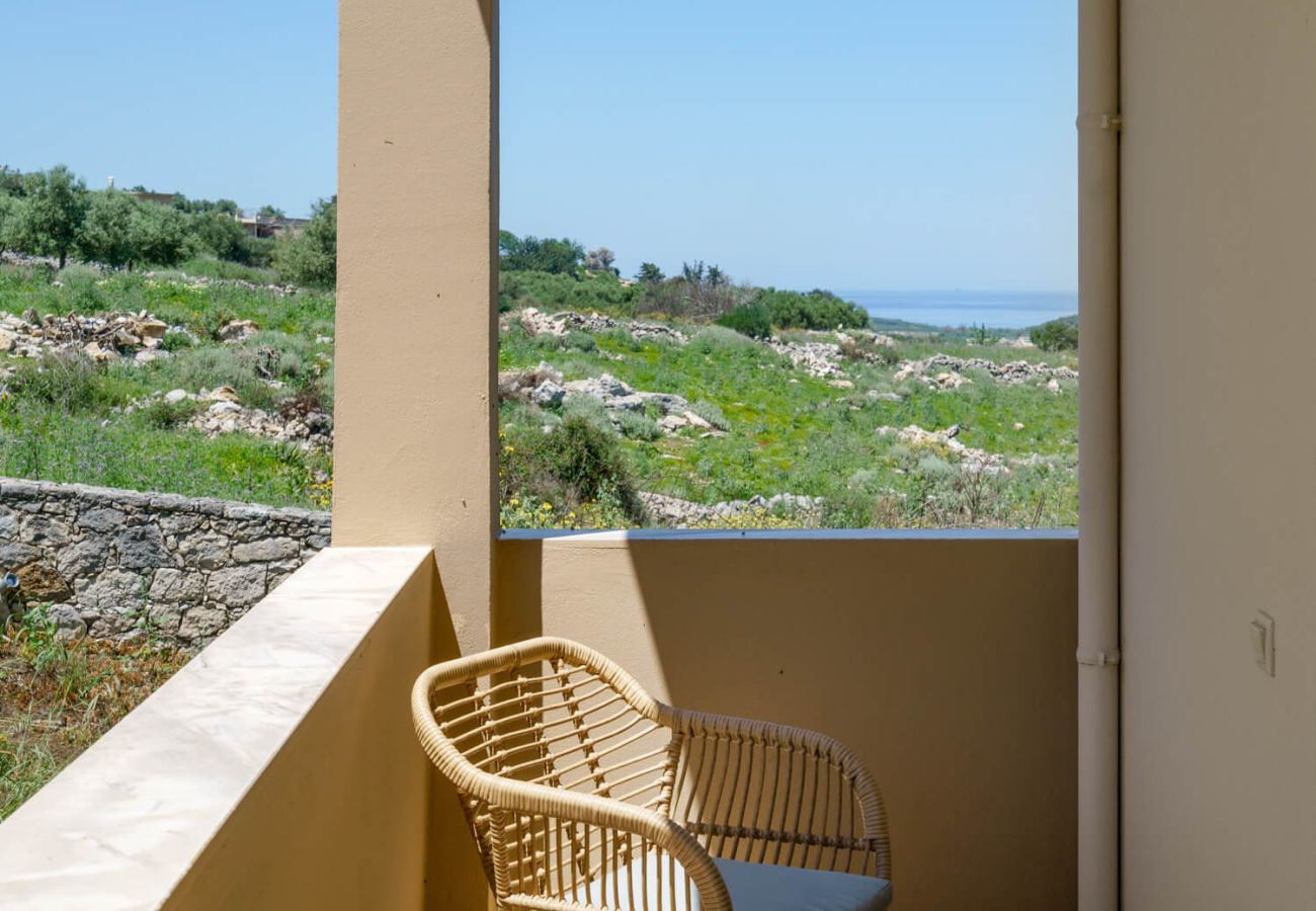 Villa in Phylaki - Villa Elides, a Family Retreat with Pool & Enclosed Garden