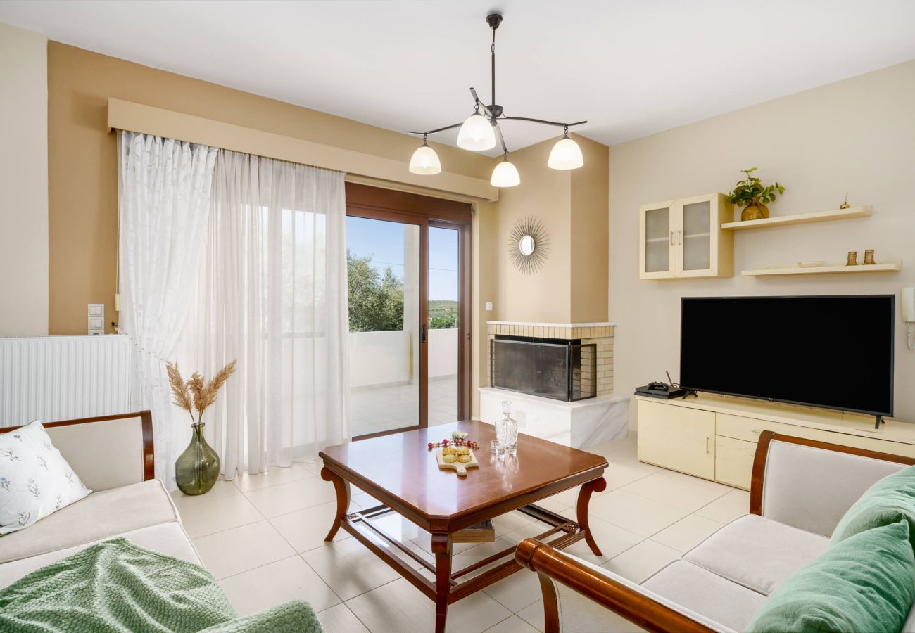 Villa in Phylaki - Villa Elides, a Family Retreat with Pool & Enclosed Garden
