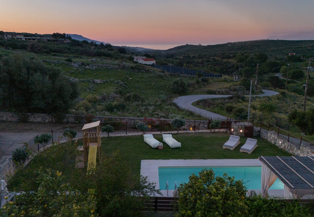 Villa in Phylaki - Villa Elides, a Family Retreat with Pool & Enclosed Garden