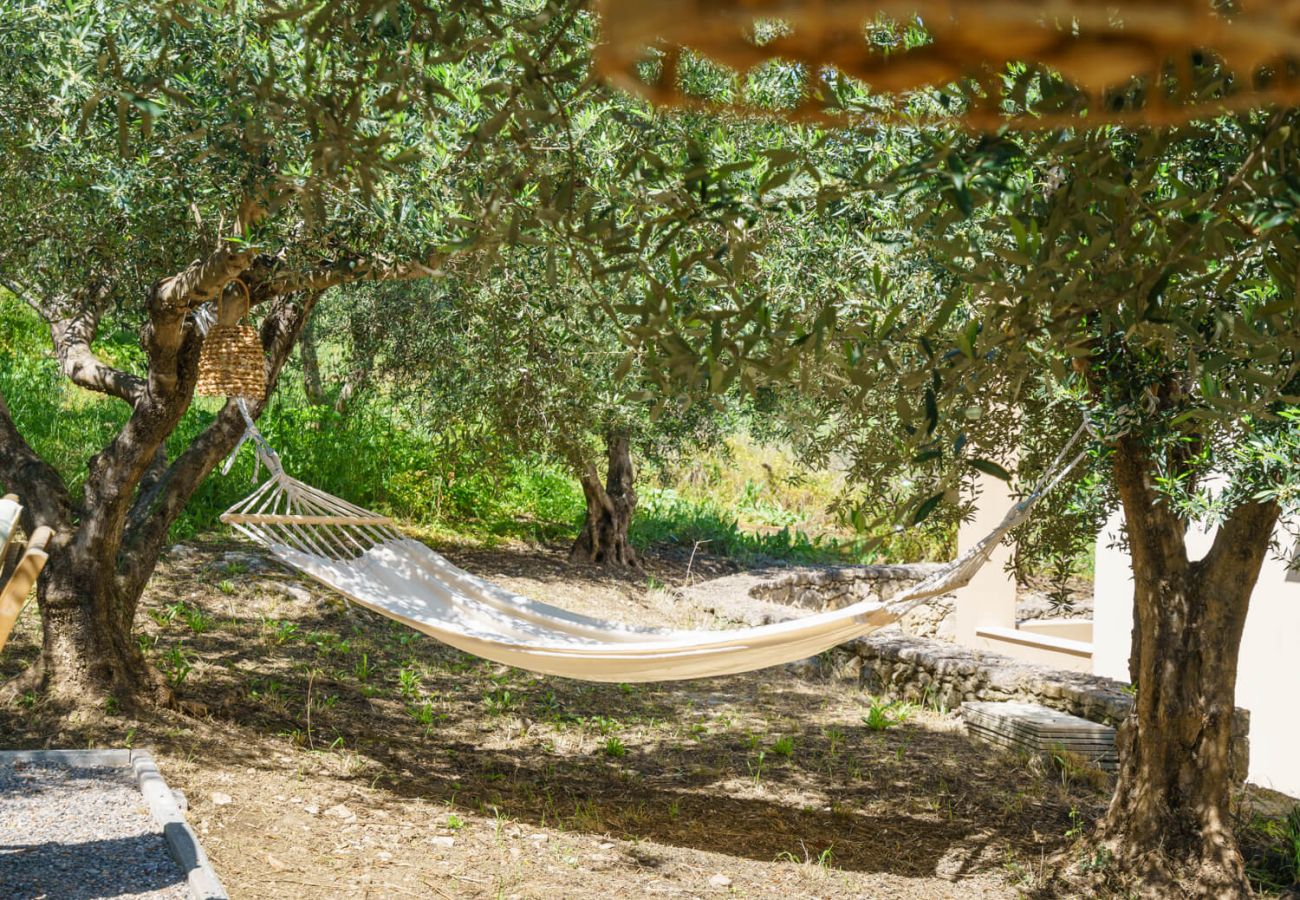 Villa in Phylaki - Villa Elides, a Family Retreat with Pool & Enclosed Garden