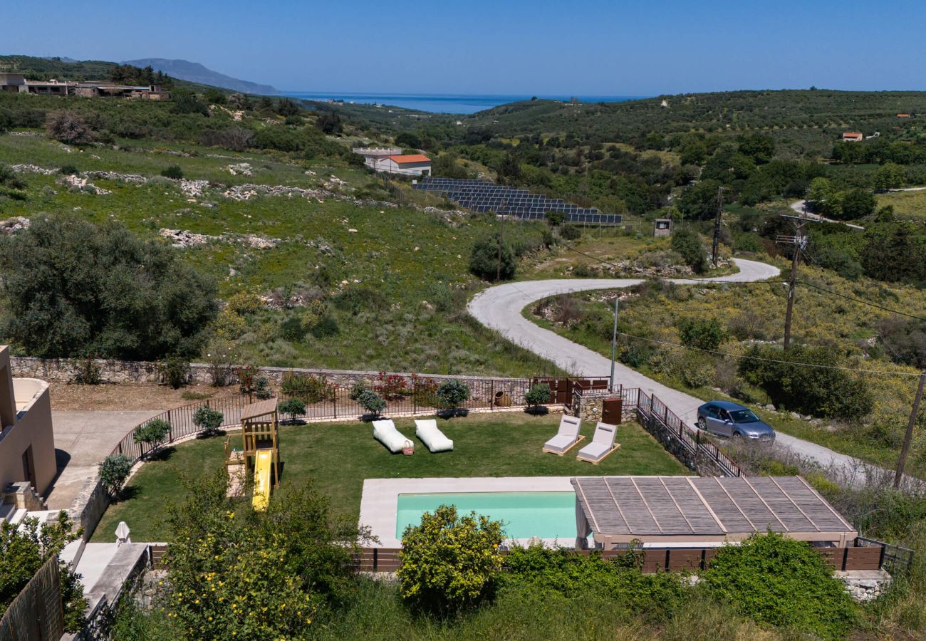 Villa in Phylaki - Villa Elides, a Family Retreat with Pool & Enclosed Garden