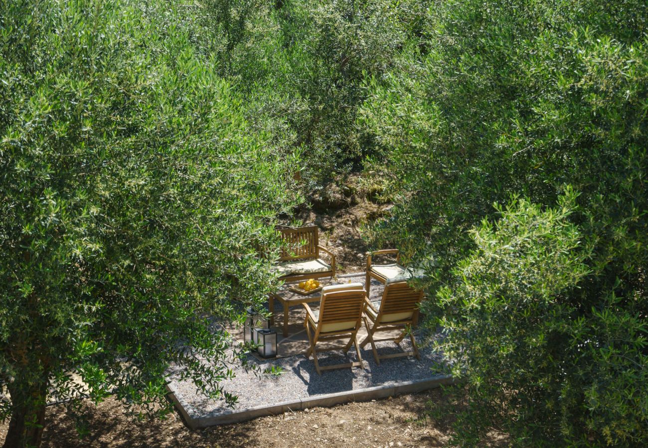 Villa in Phylaki - Villa Elides, a Family Retreat with Pool & Enclosed Garden