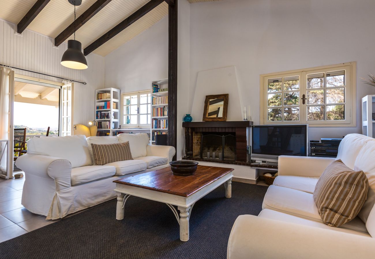 Country house in Oros - Charming Villa above Rethymno Family Friendly