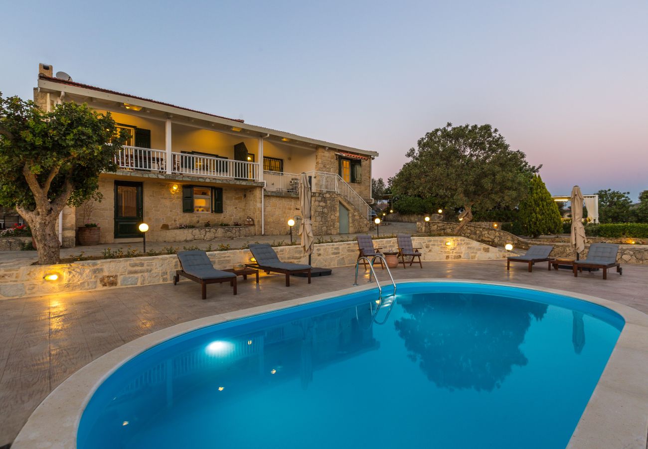 Country house in Oros - Charming Villa above Rethymno Family Friendly