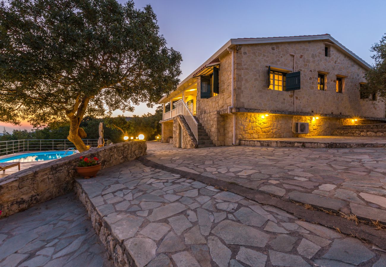 Country house in Oros - Charming Villa above Rethymno Family Friendly