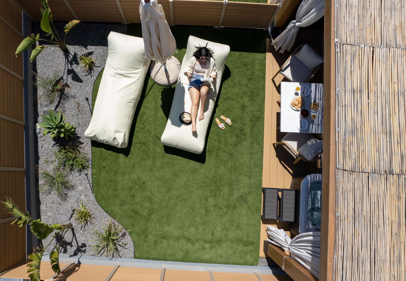 Apartment in Rethymno Town - 1-Bedroom Beachfront Urban Retreat with Outdoor Hot Tub