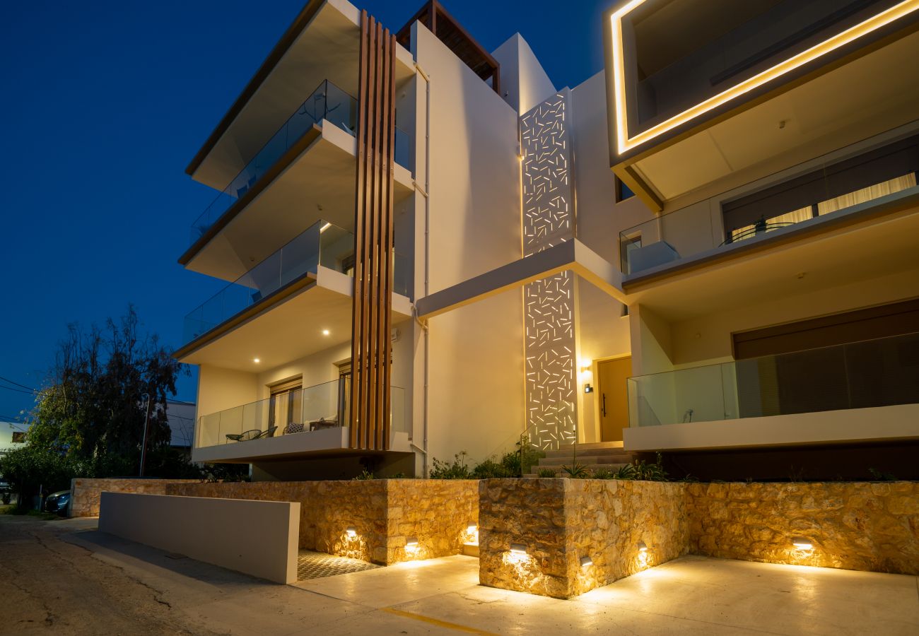 Apartment in Rethymno Town - 1-Bedroom Beachfront Urban Retreat with Outdoor Hot Tub & Private Parking