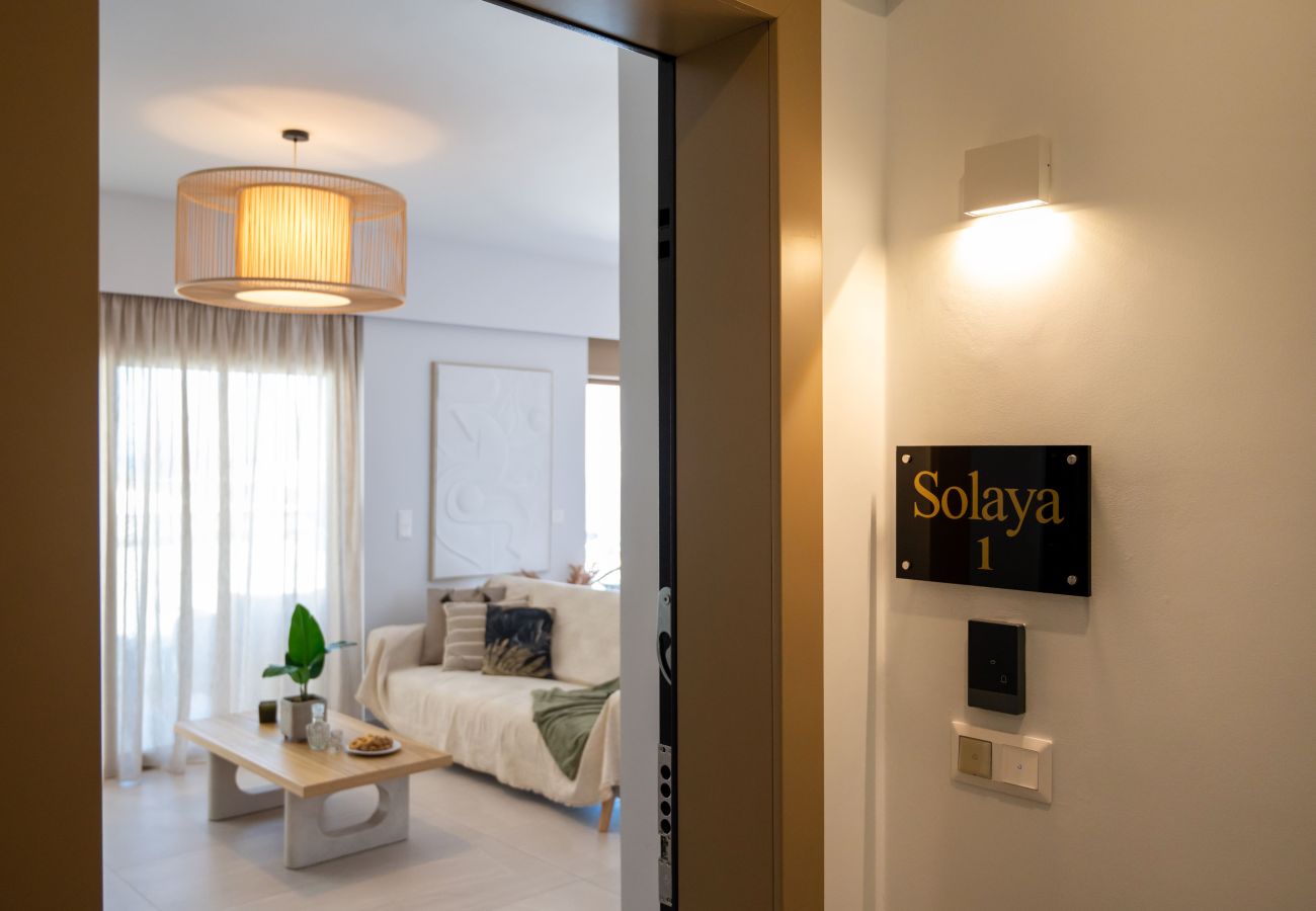 Apartment in Rethymno Town - 50m to Beach: 2 Suites, Hot Tubs & Parking