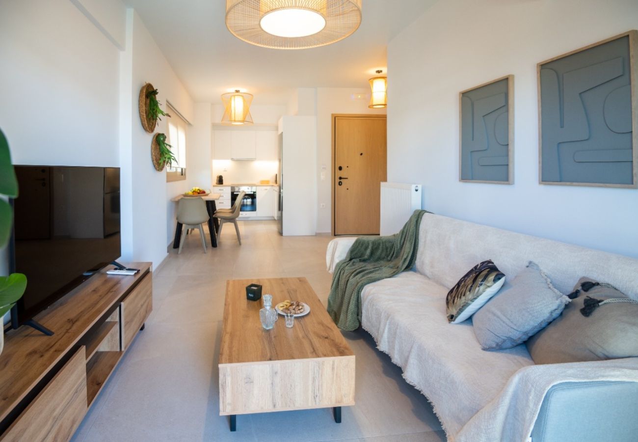 Apartment in Rethymno Town - 50m to Beach: 2 Suites, Hot Tubs & Parking