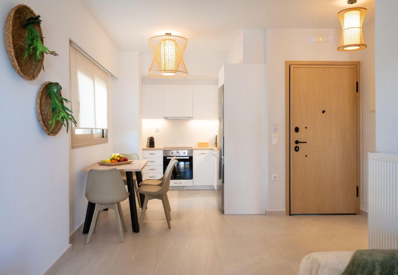 Apartment in Rethymno Town - 50m to Beach: 2 Suites, Hot Tubs & Parking