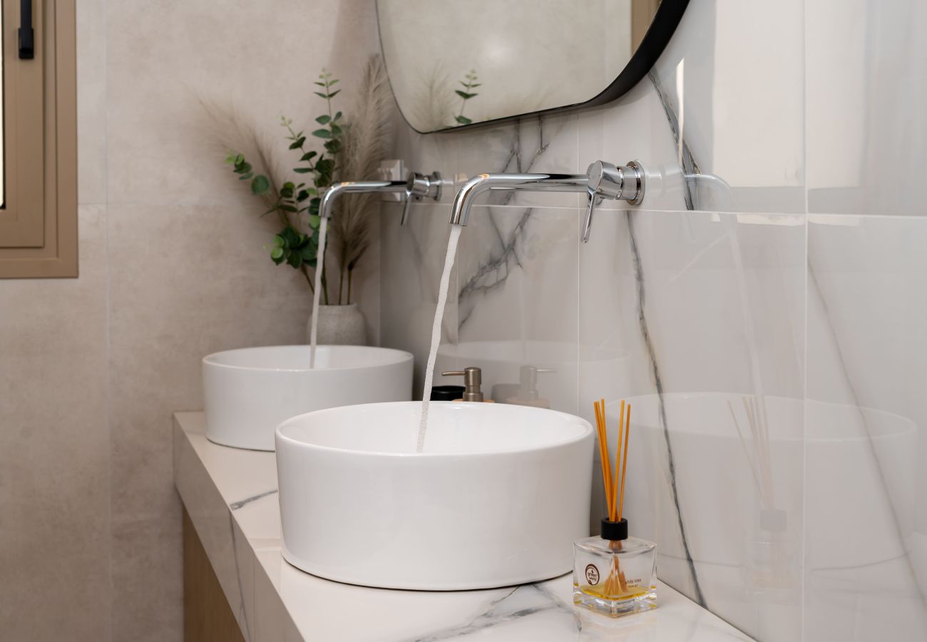 Studio in Rethymno Town - Premium Beachfront Suite with Heated Mini Pool and Private Parking