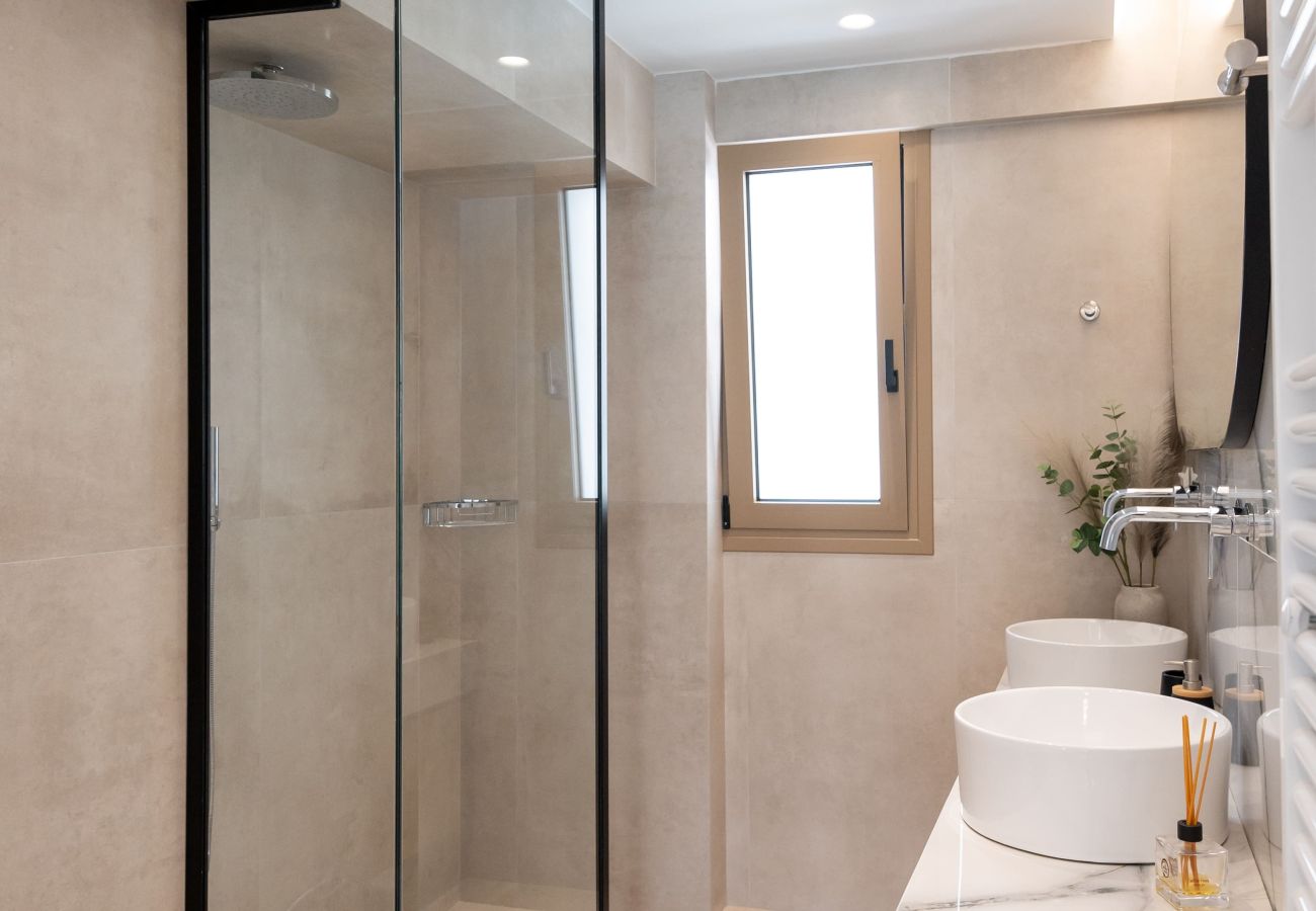 Studio in Rethymno Town - Premium Beachfront Suite with Heated Mini Pool and Private Parking