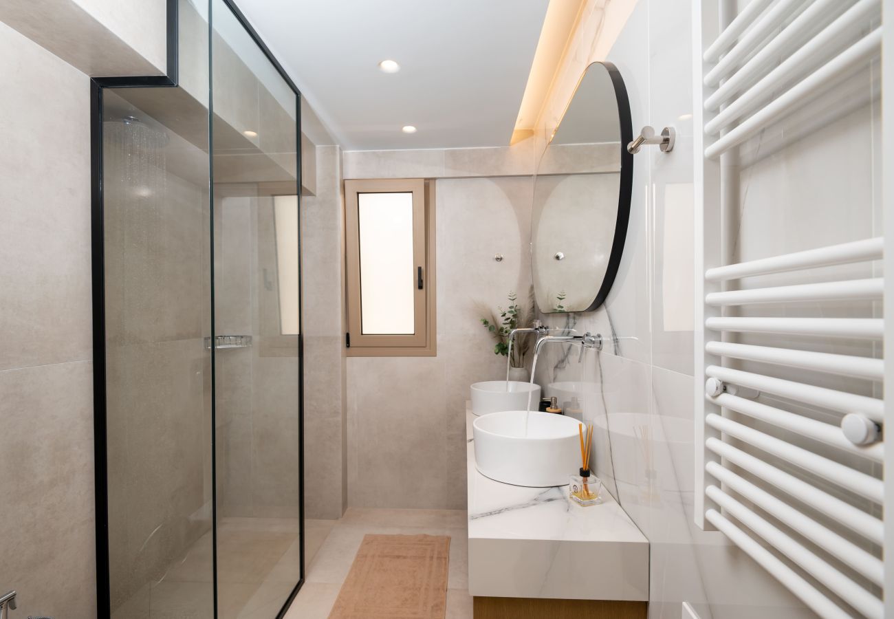 Studio in Rethymno Town - Premium Beachfront Suite with Heated Mini Pool and Private Parking