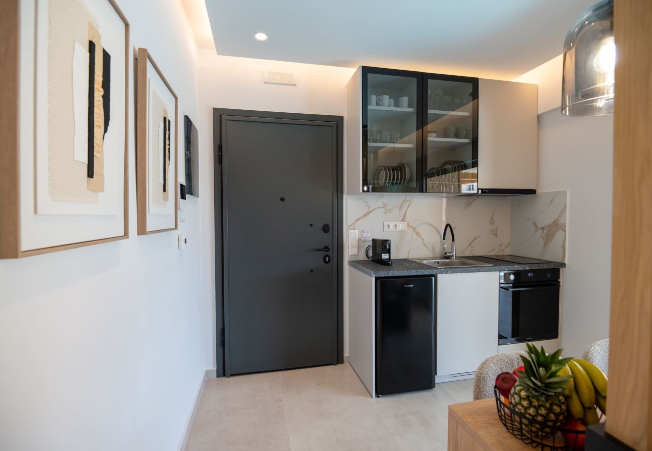 Studio in Rethymno Town - Premium Beachfront Suite with Heated Mini Pool and Private Parking