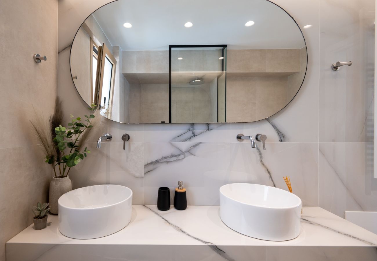 Studio in Rethymno Town - Premium Beachfront Suite with Heated Mini Pool and Private Parking