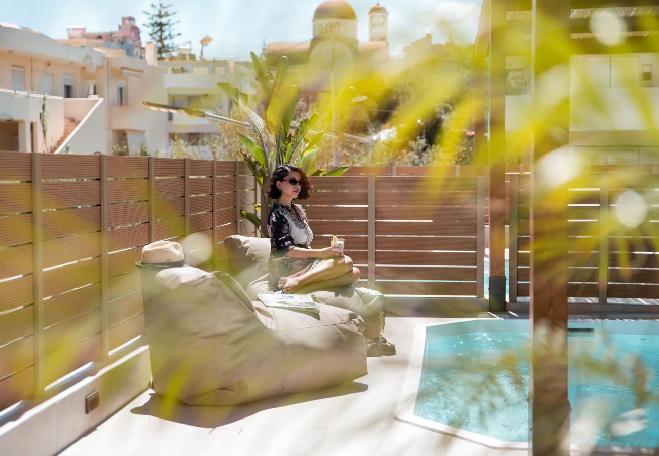 Studio in Rethymno Town - Premium Beachfront Suite with Heated Mini Pool and Private Parking