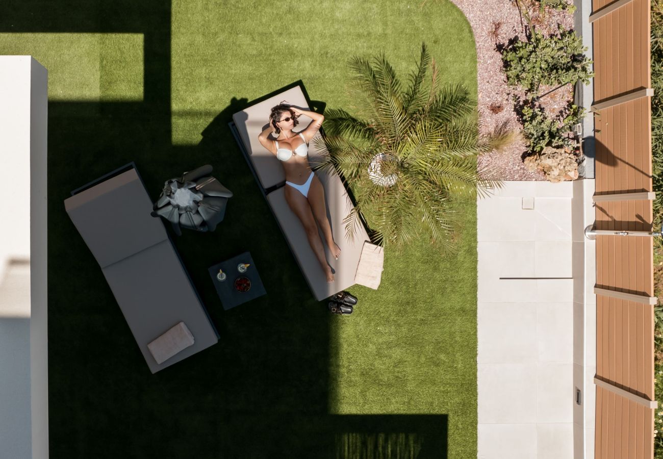 Studio in Rethymno Town - Premium Beachfront Suite with Heated Mini Pool and Private Parking