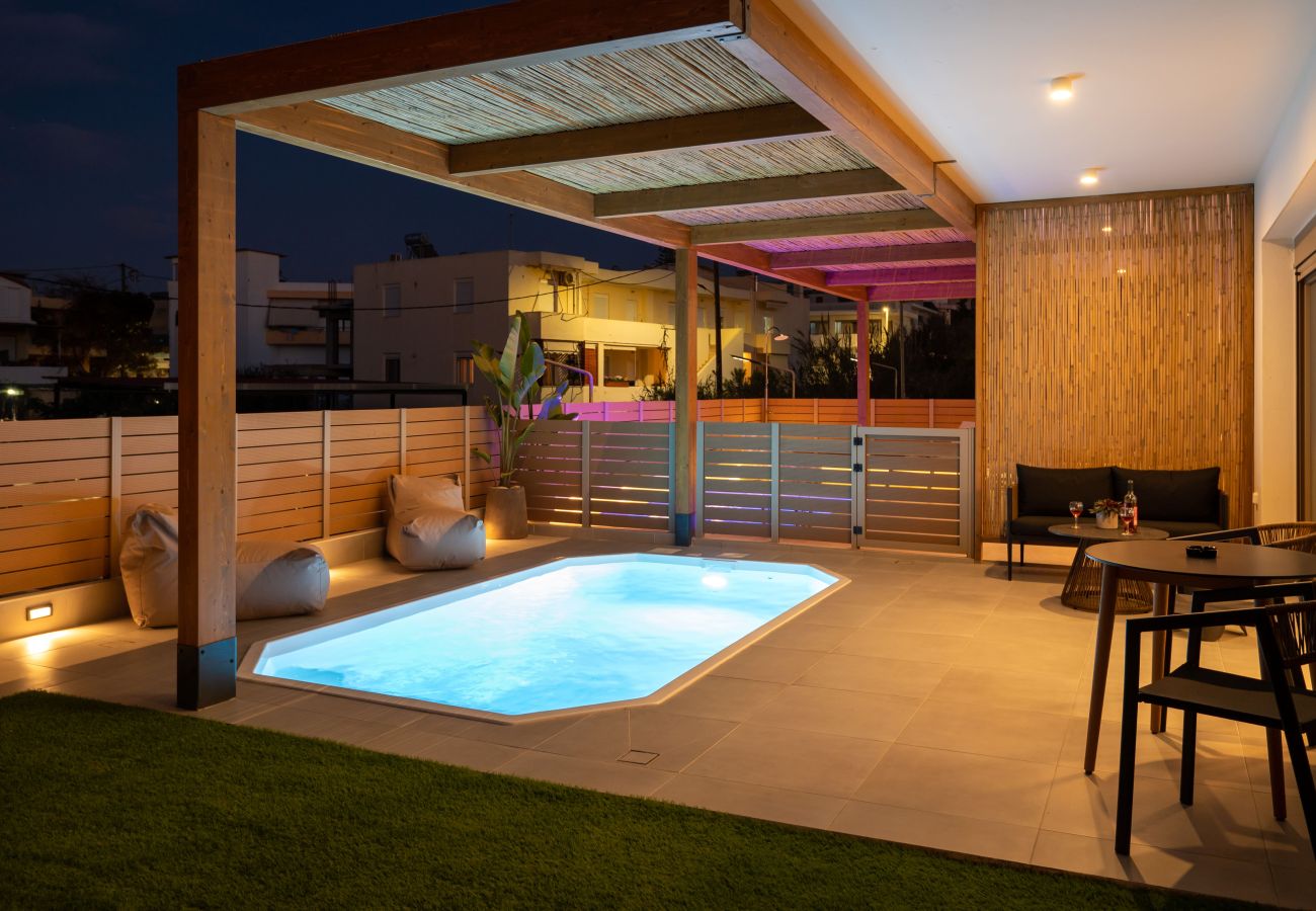 Studio in Rethymno Town - Premium Beachfront Suite with Heated Mini Pool and Private Parking