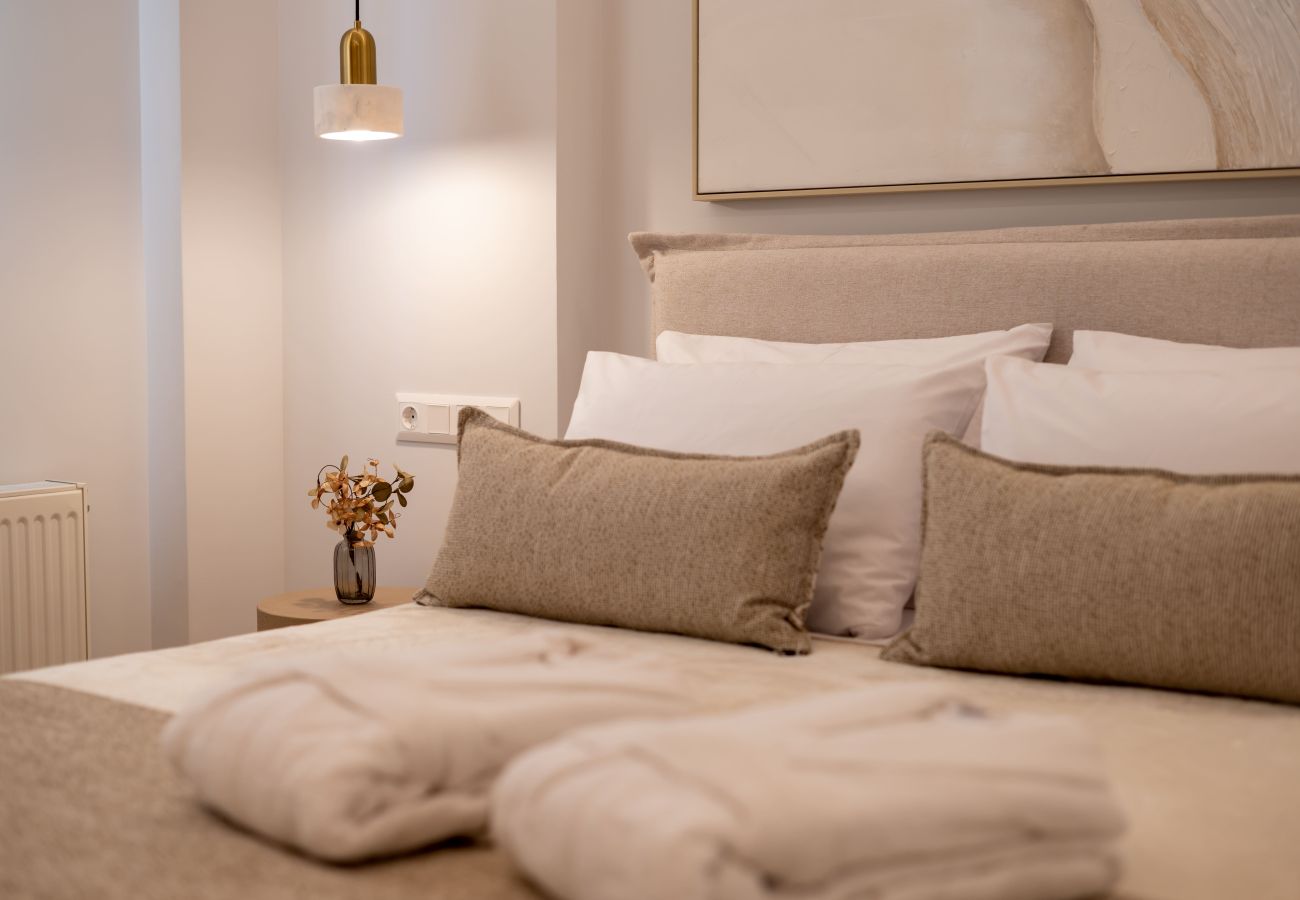 Studio in Rethymno Town - Premium Coastal Studio with Heated Mini Pool and Private Garage