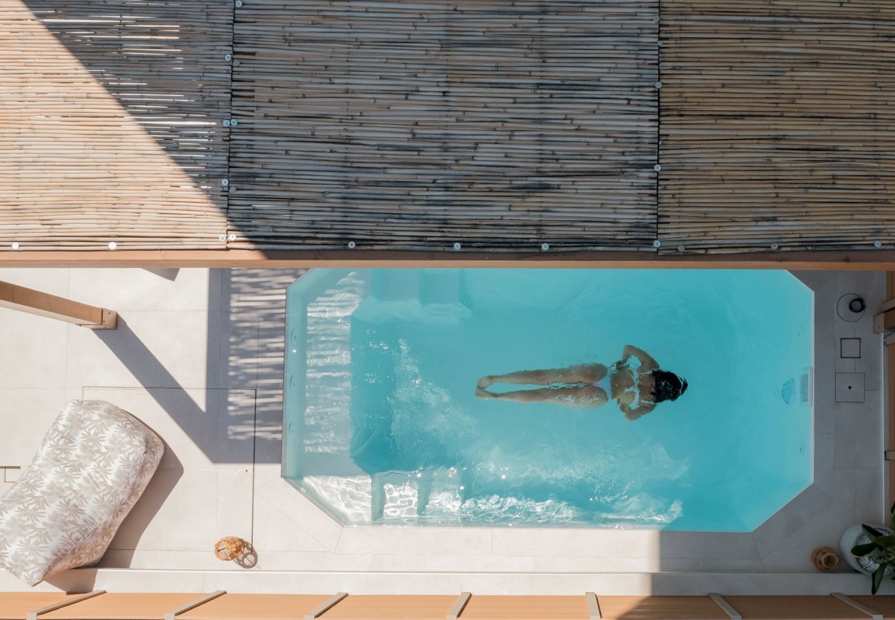 Studio in Rethymno Town - Premium Coastal Studio with Heated Mini Pool and Private Garage