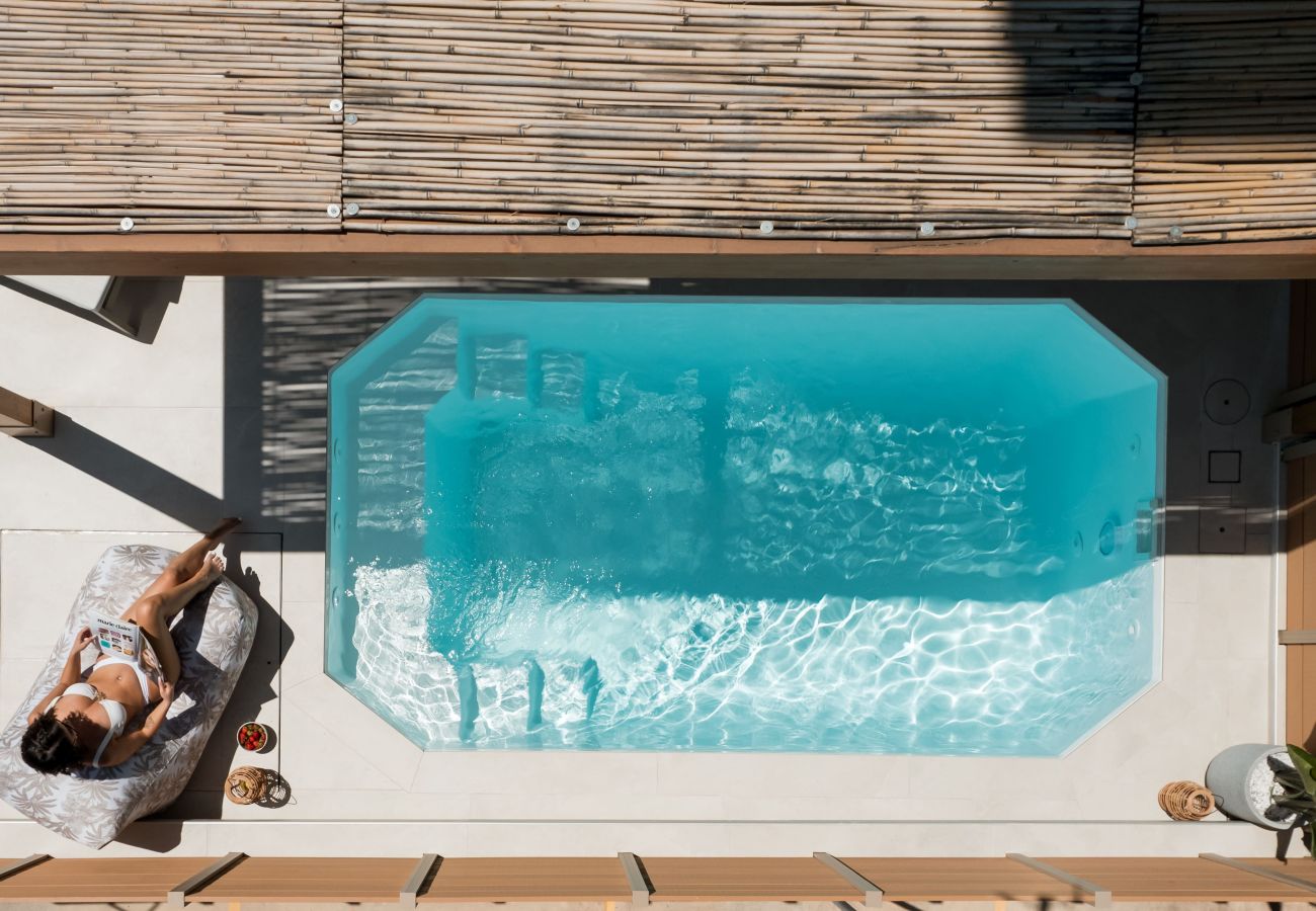 Studio in Rethymno Town - Premium Coastal Studio with Heated Mini Pool and Private Garage