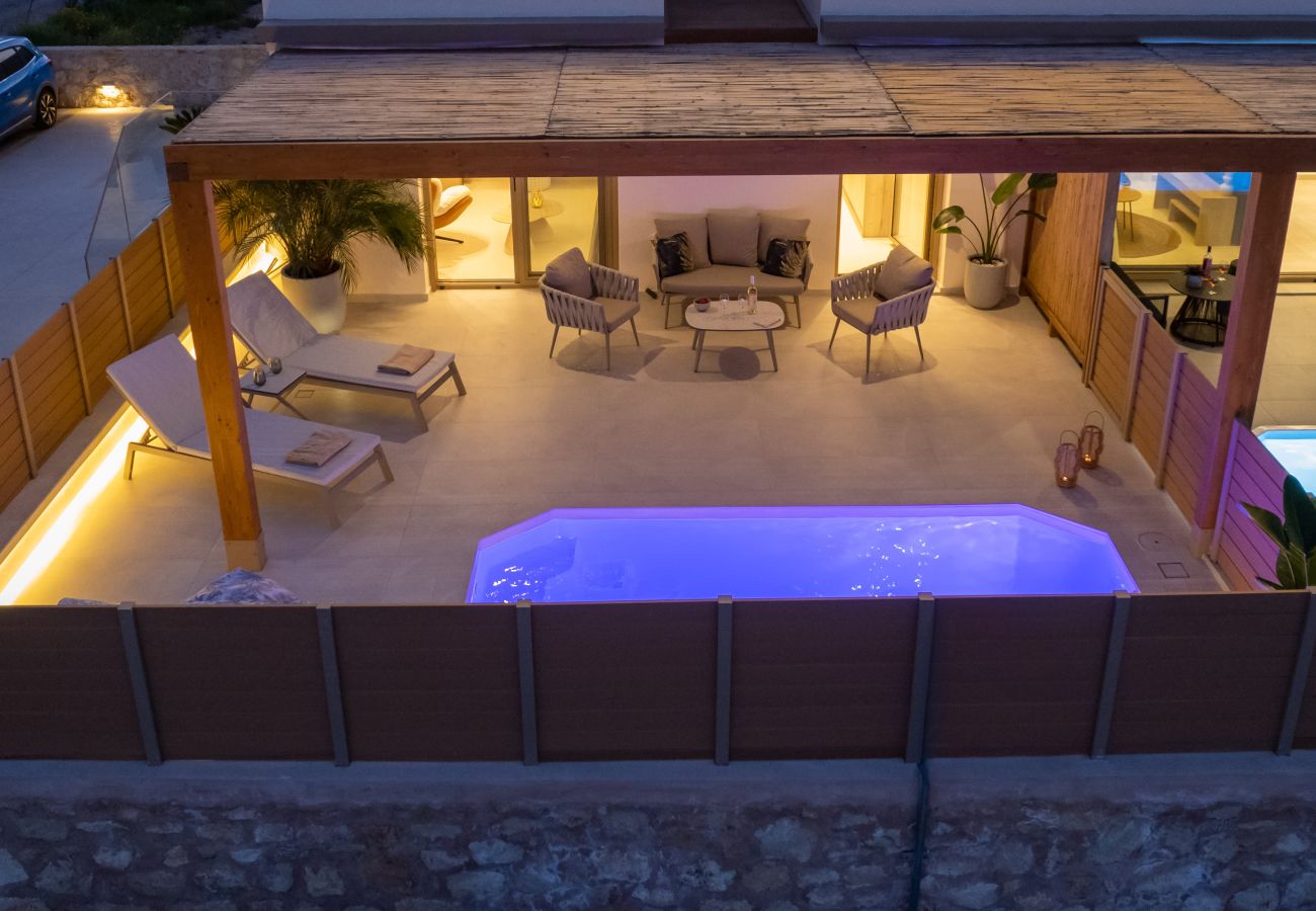 Studio in Rethymno Town - Premium Coastal Studio with Heated Mini Pool and Private Garage