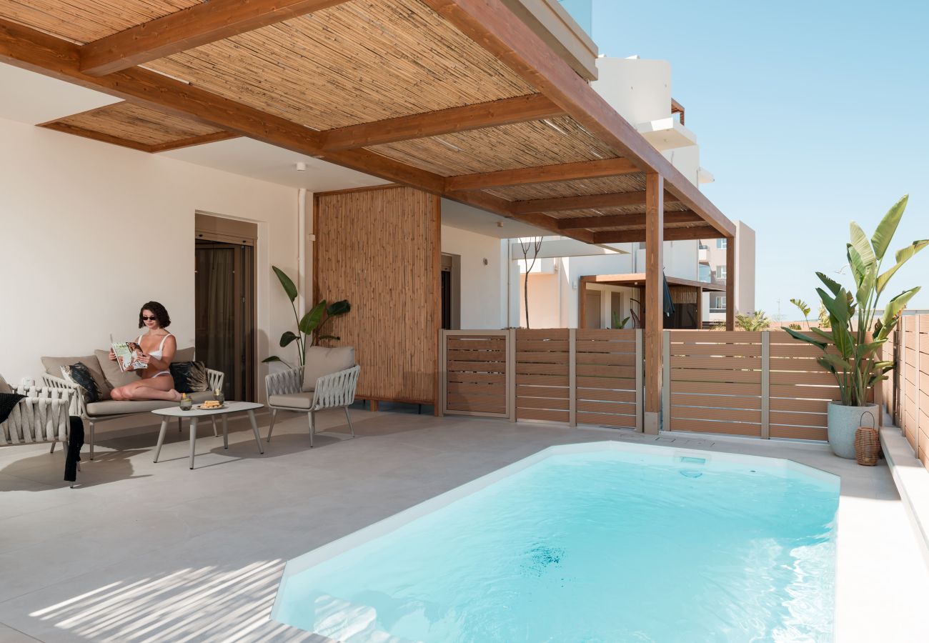 Studio in Rethymno Town - Premium Coastal Studio with Heated Mini Pool and Private Garage