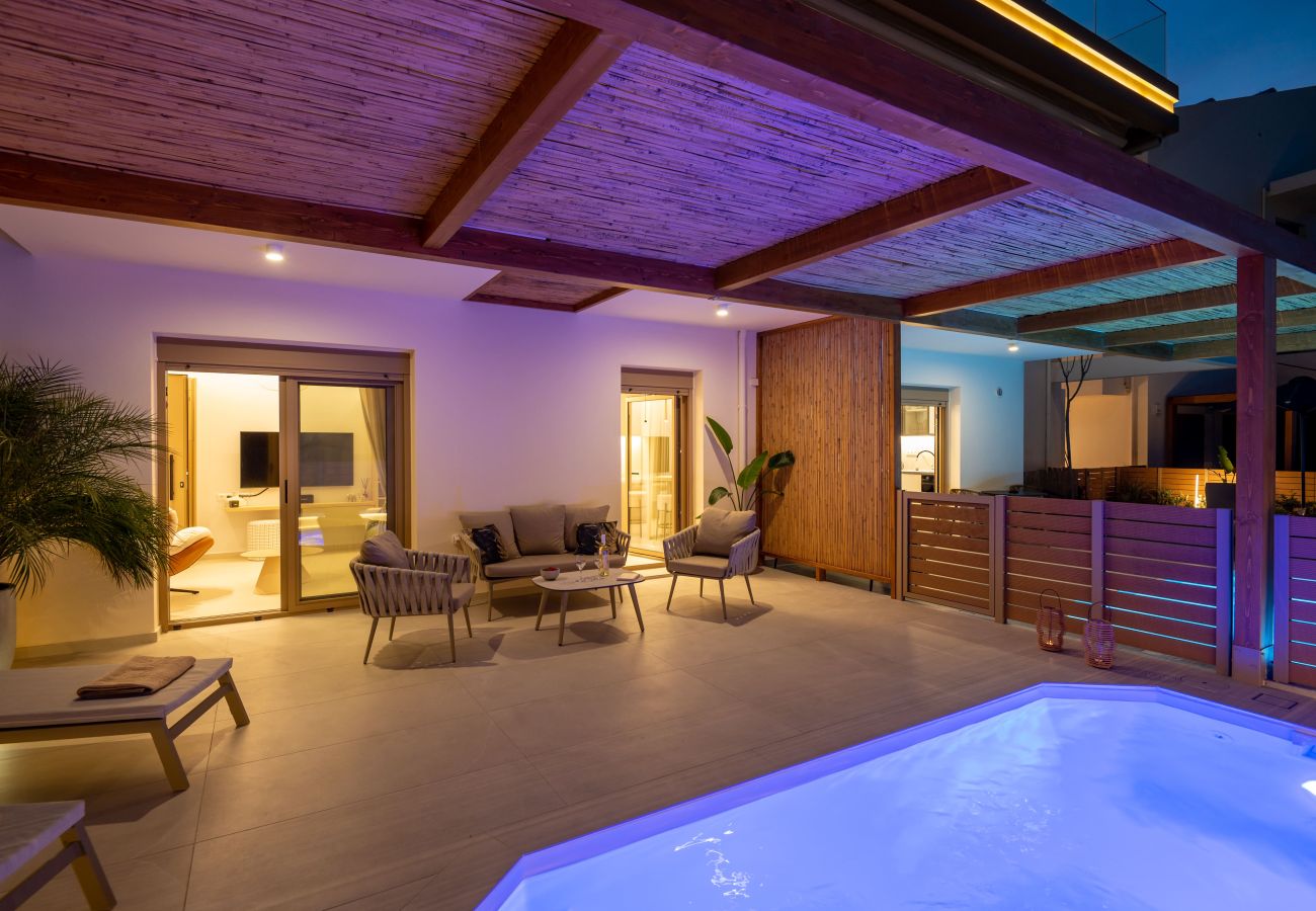 Studio in Rethymno Town - Premium Coastal Studio with Heated Mini Pool and Private Garage