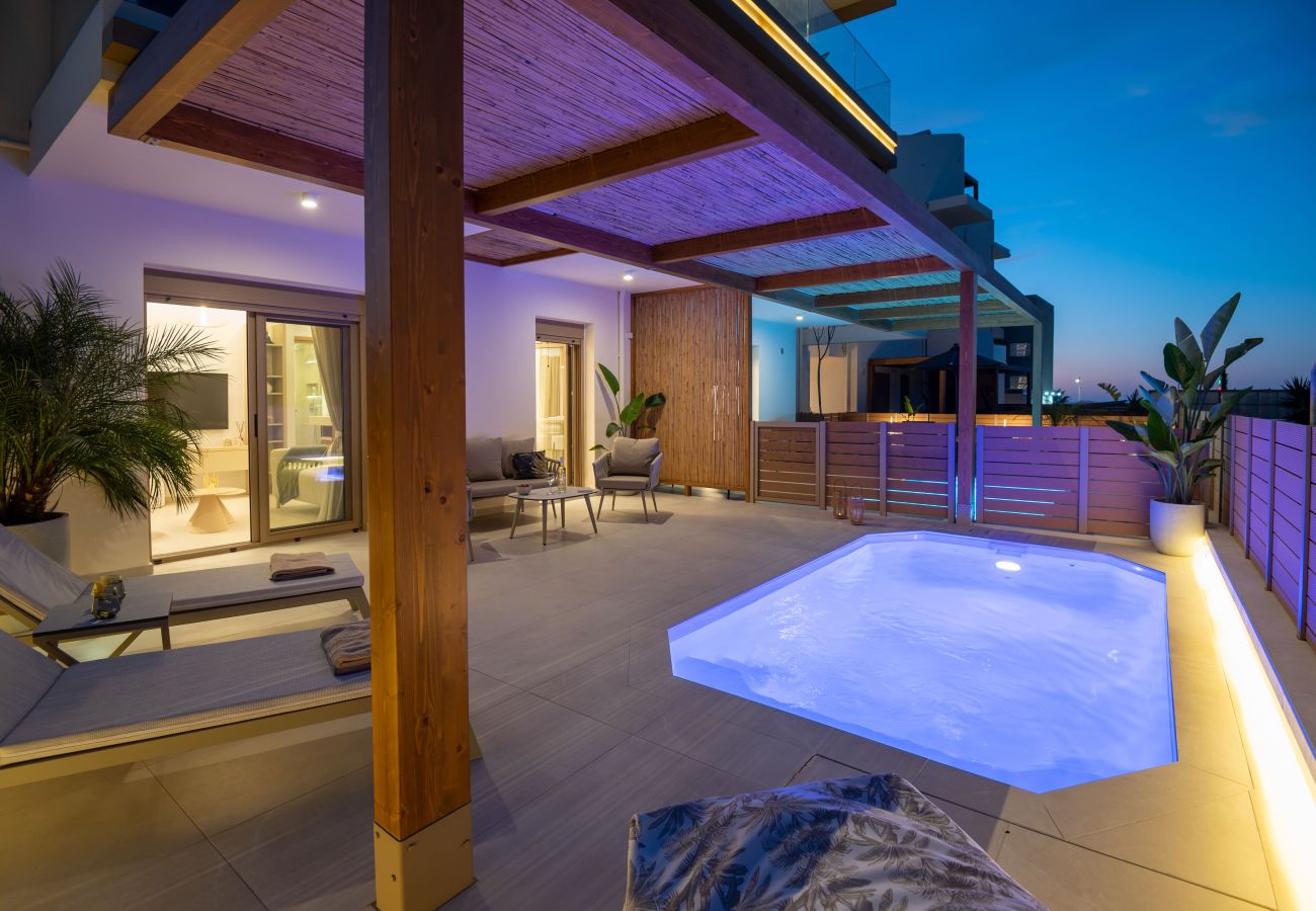 Studio in Rethymno Town - Premium Coastal Studio with Heated Mini Pool and Private Garage