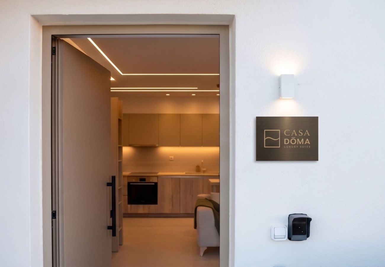 Studio in Rethymno Town - Premium Coastal Studio with Heated Mini Pool and Private Garage